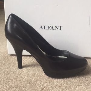Alfani Leather Heels size 9W worn twice!
